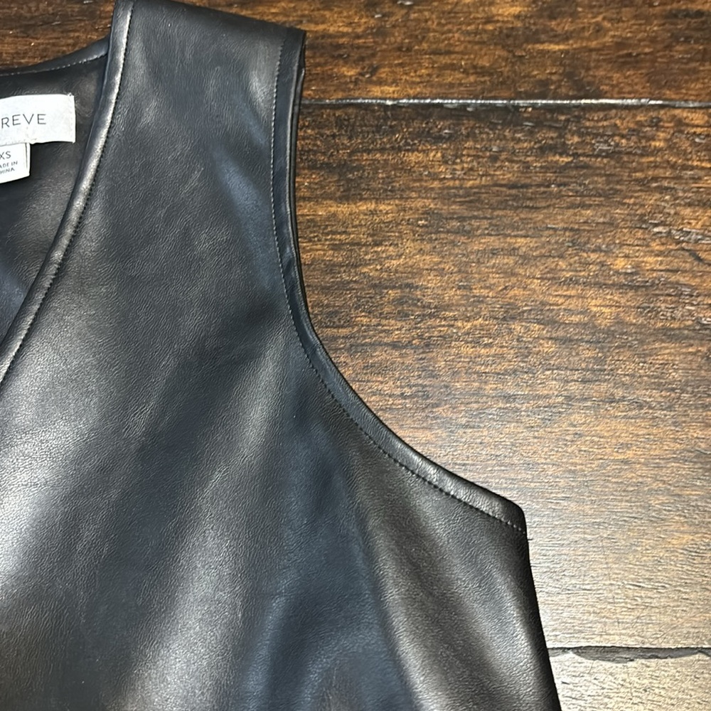 EVEREVE Black V-neck Faux Leather Dress - Size XS.  🖤🩶❤️ Like new! - Picture 5 of 12